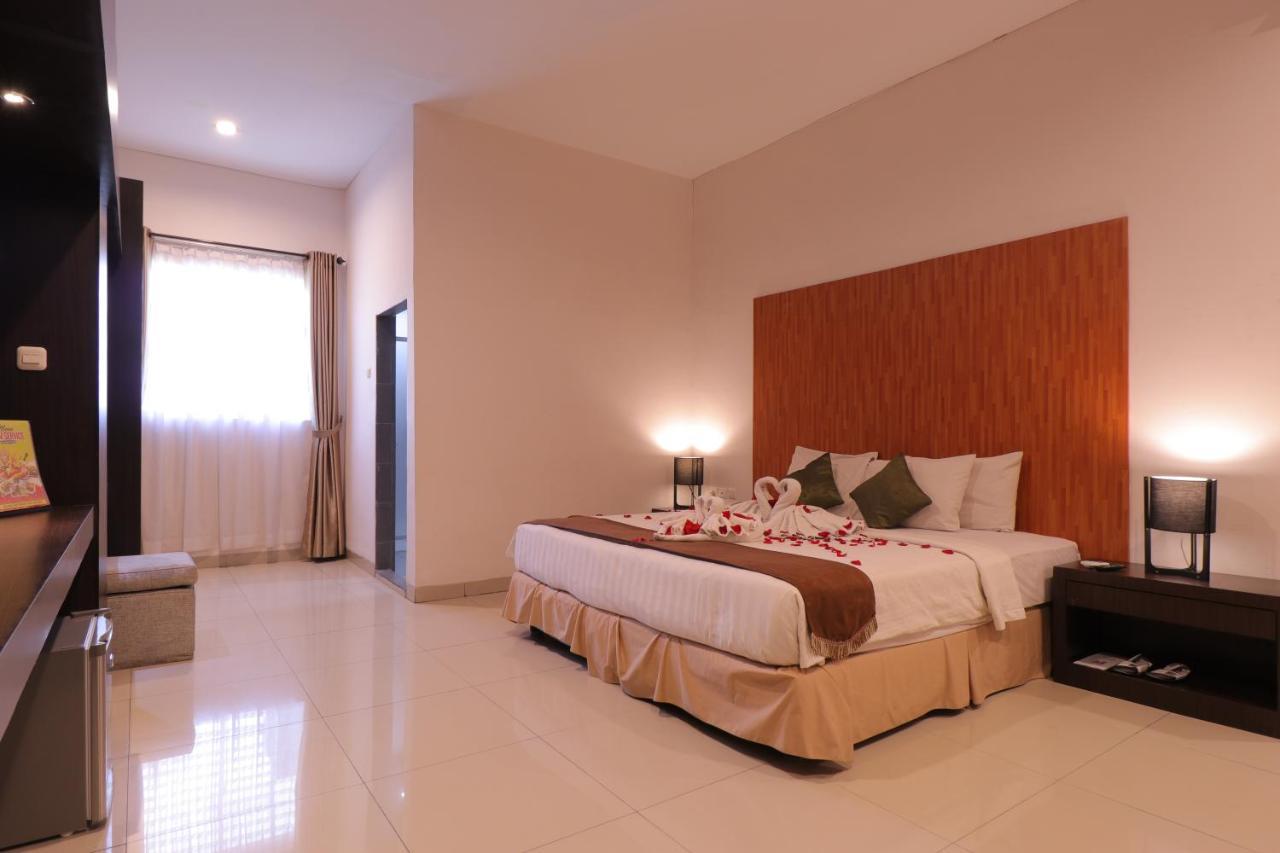 Saka Hotel Medan Sunggal Luaran gambar