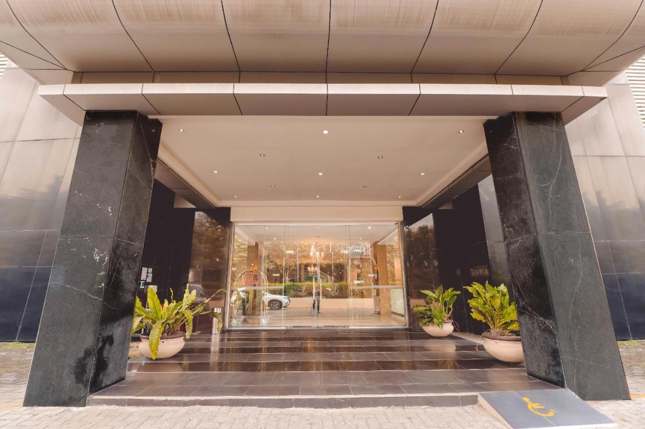 Saka Hotel Medan Sunggal Luaran gambar