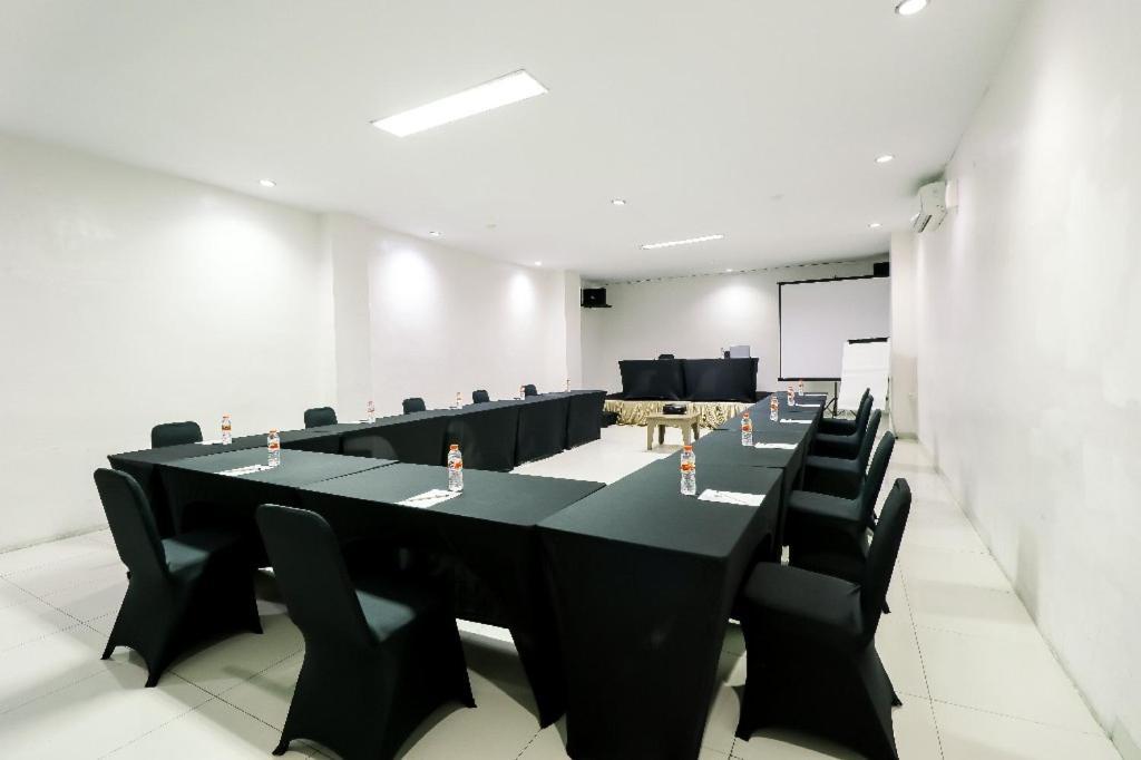 Saka Hotel Medan Sunggal Luaran gambar